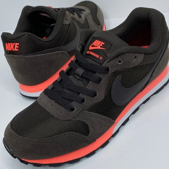 Women’s Nike MD Runner 2 size 7 (749869 228) - Picture 1 of 9